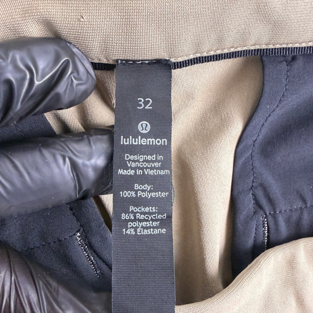 Lululemon Commission Shorts Mens 32 Tan Khaki Golf Chino Casual 10 Inch Inseam - Picture 10 of 12